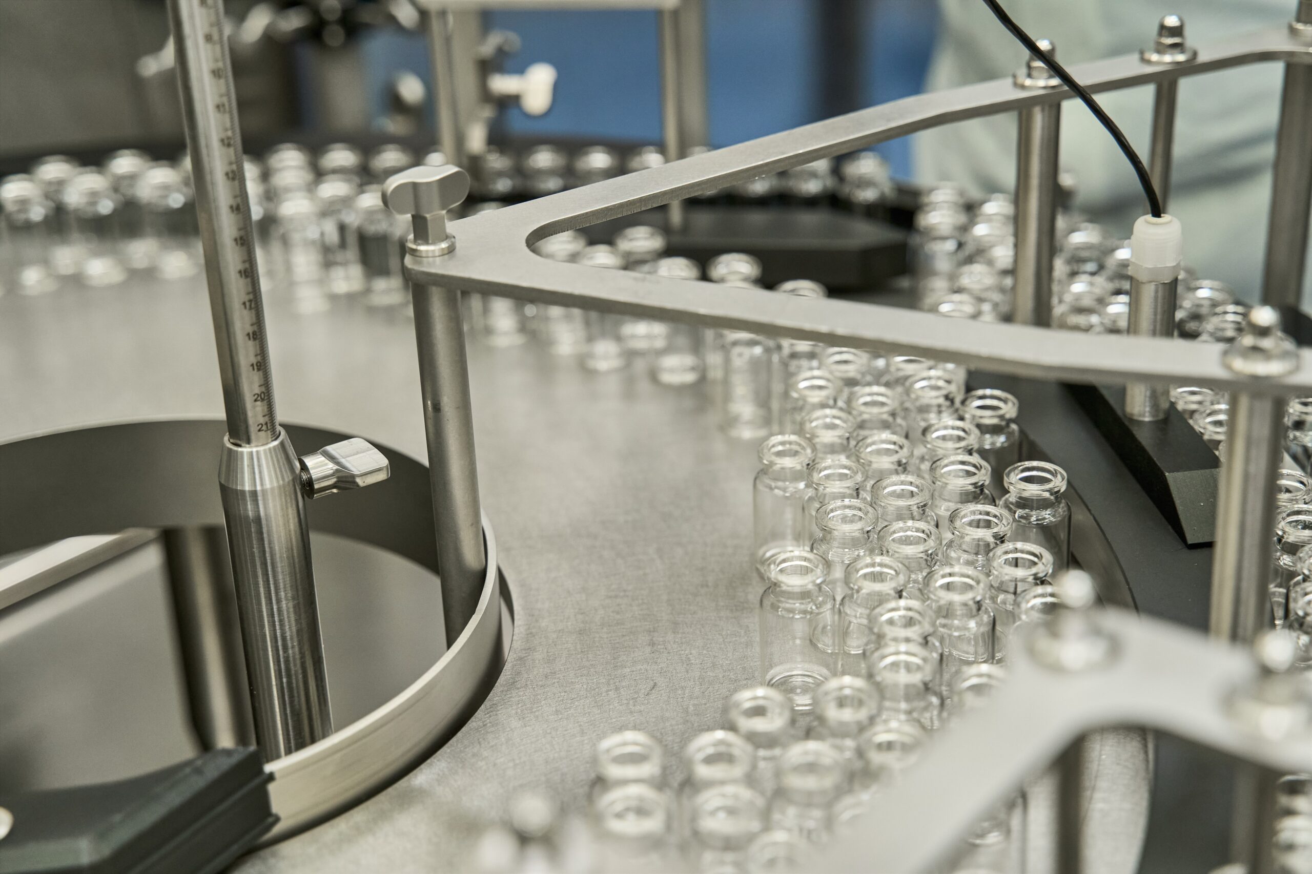 Vials on the filling line at the ICM Farmak